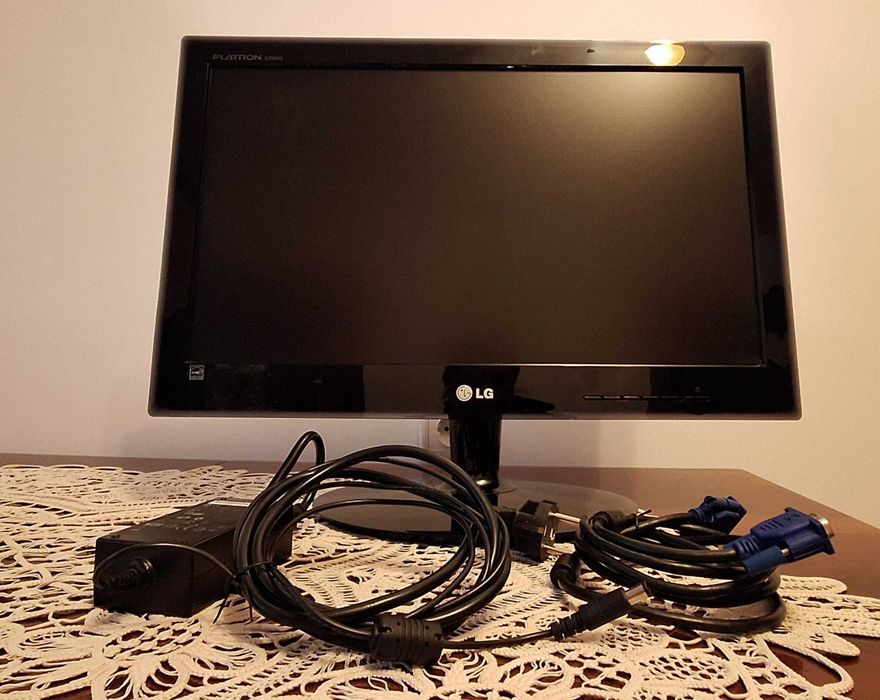 LG Flatron E2040S, stare foarte bună