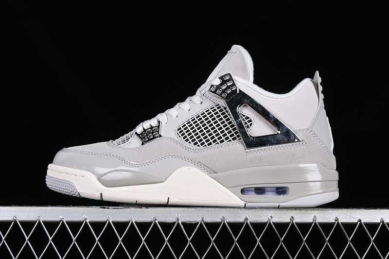 Adidasi Jordan 4