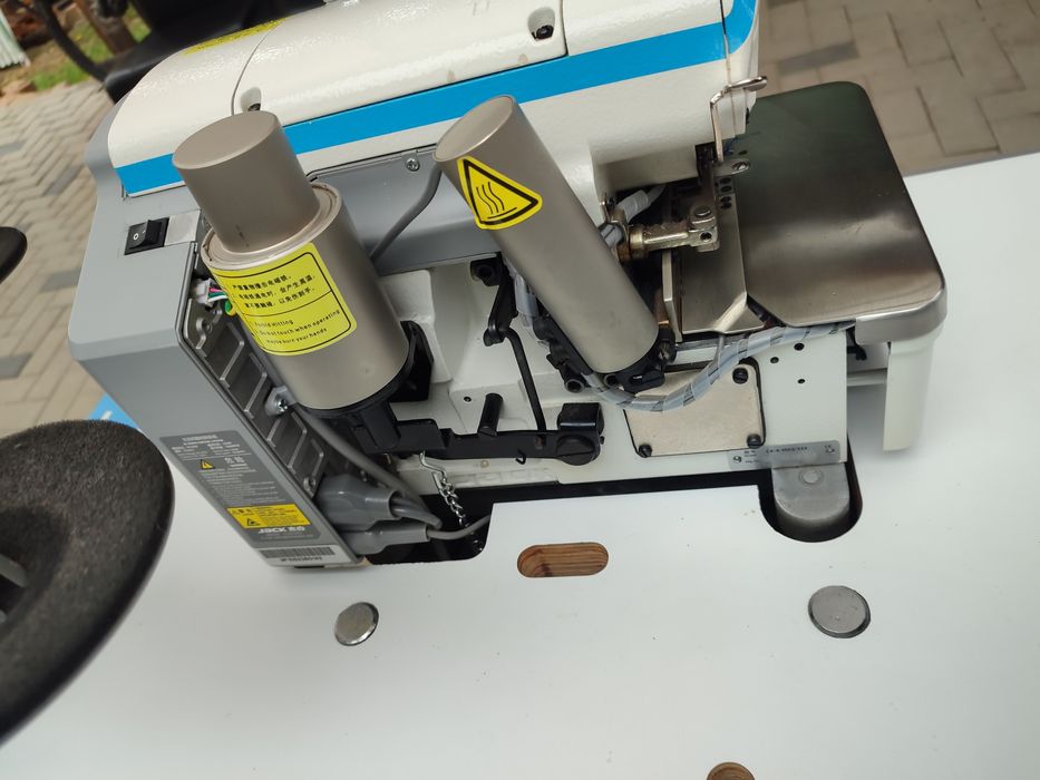 Masina de cusut /  surfilat : Jack/Model C4 , full automat