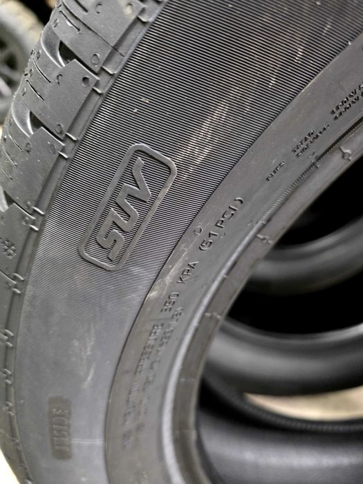 215/60/18 Чисто нови!!!dot 4525