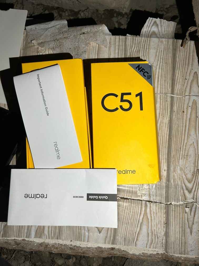 realme C51.    .