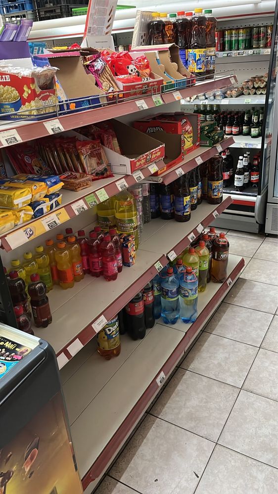 Островни стелажи