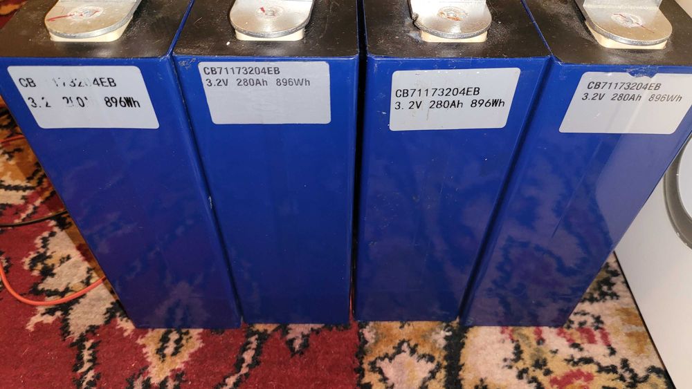 4 baterii solare LiFePo4 3,2 volti  280 Ah