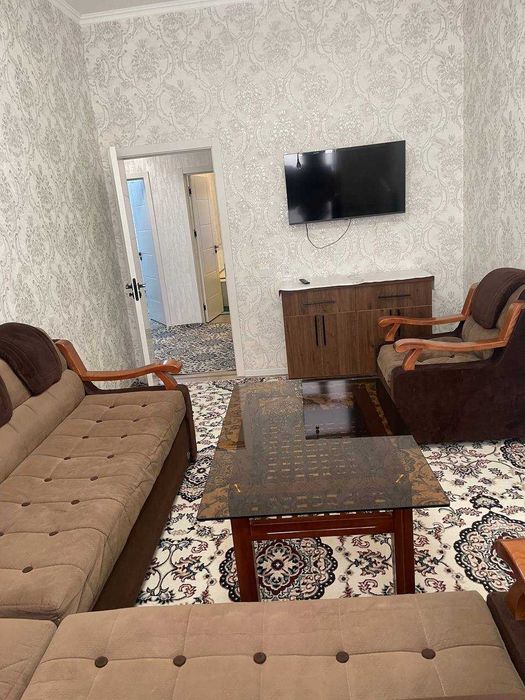 Срочно Квартира сотилади Мебеллари бн Янгийул шахар 3 хона