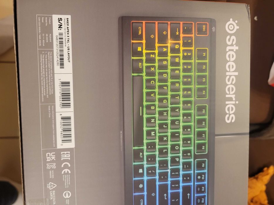Клавиатура SteelSeries Apex 3 TKL - чисто нова, US layout