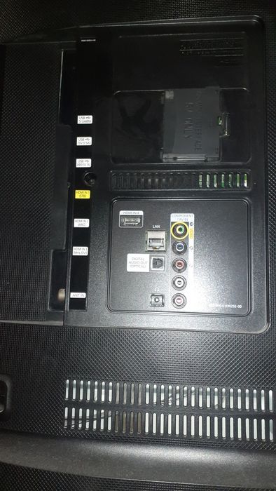 SAMSUNG телевизор 48 инча.