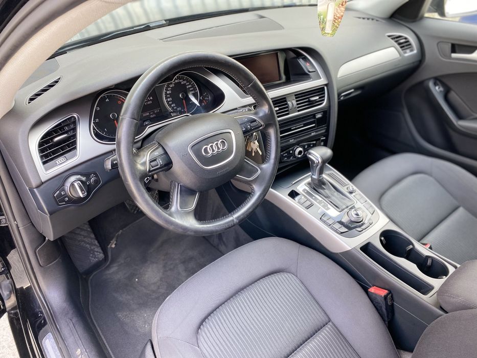 Vînd Audi a4b8 2013