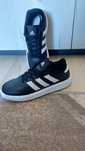 Маратонки adidas 40номер.