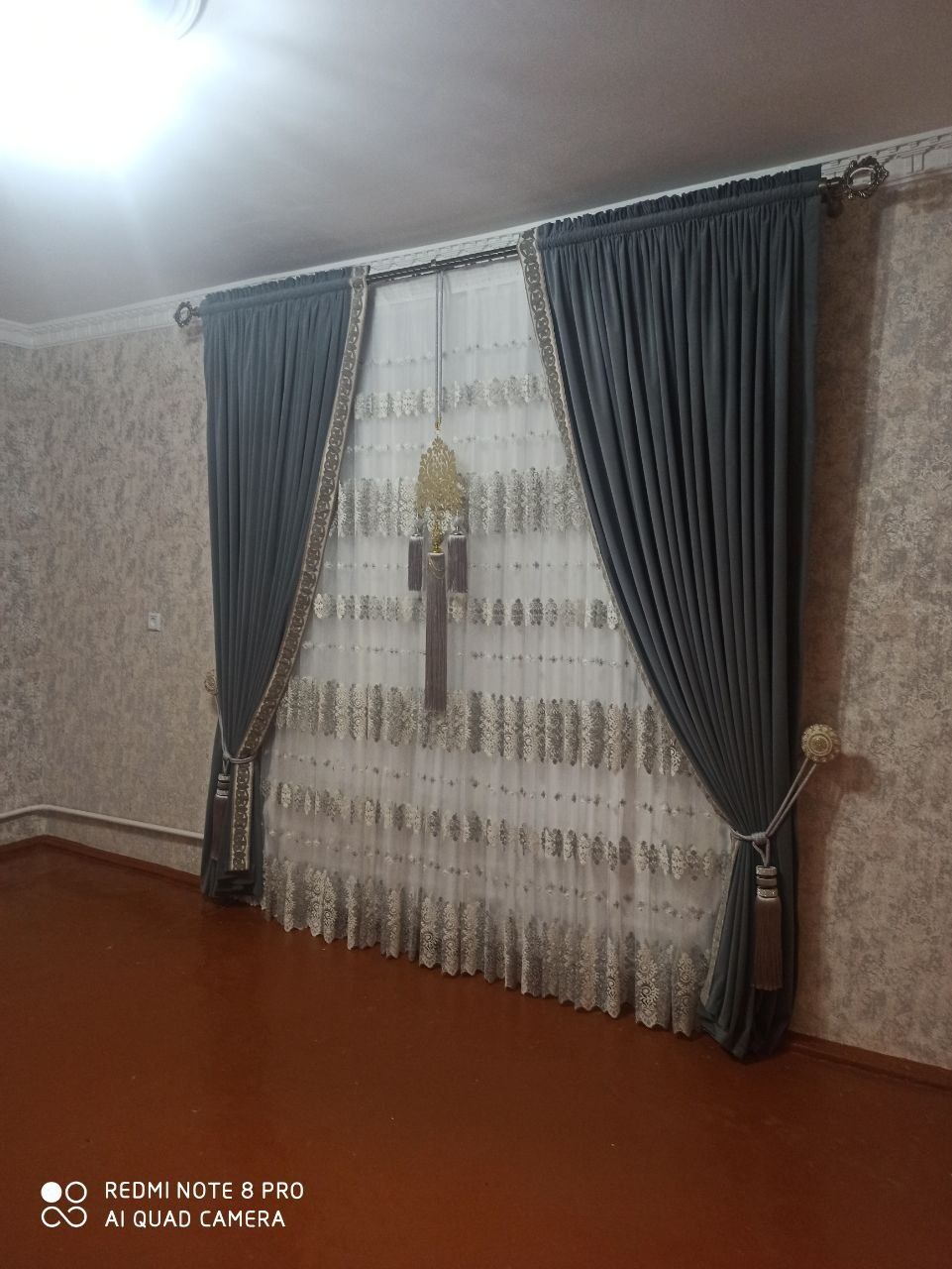 Parda sotiladi ideal holatda matrali orginal turkiyanikii
