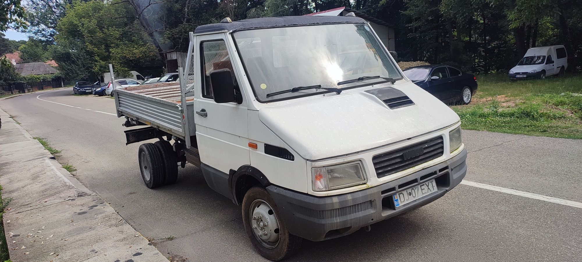 Iveco Basculabil Trilateral pe cutie