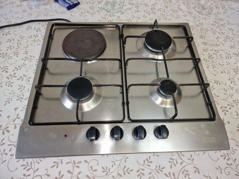 Продам газовую поверхность