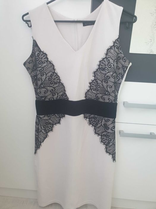 Дамска бяла рокля