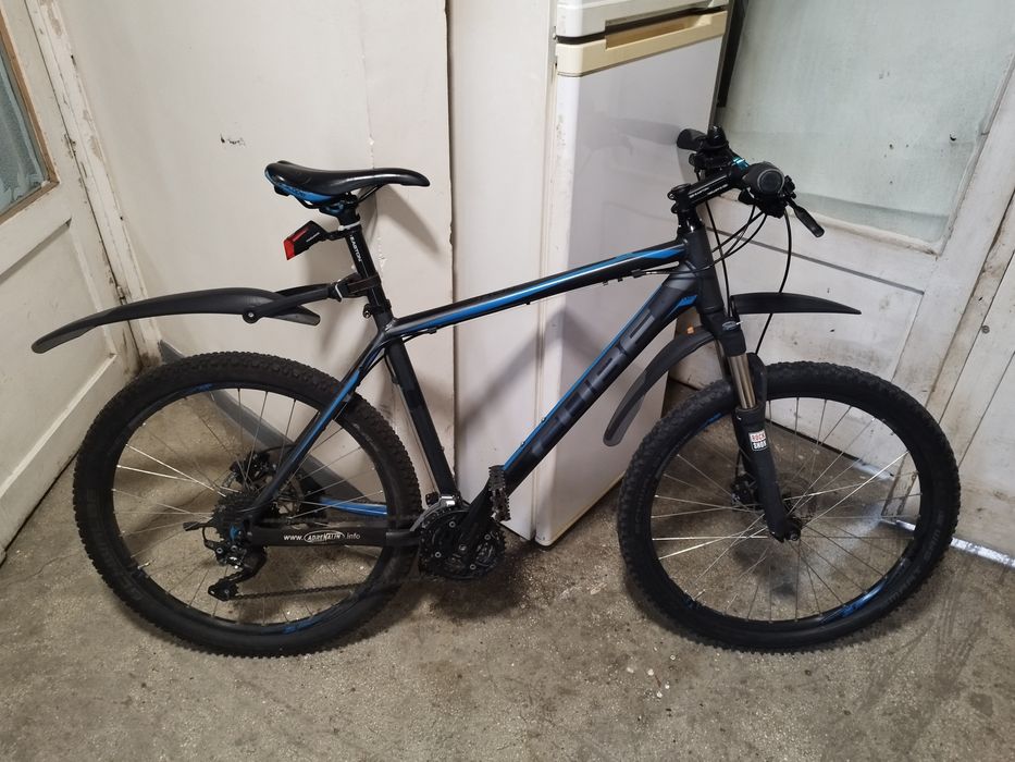 Vînd   bike Cube.