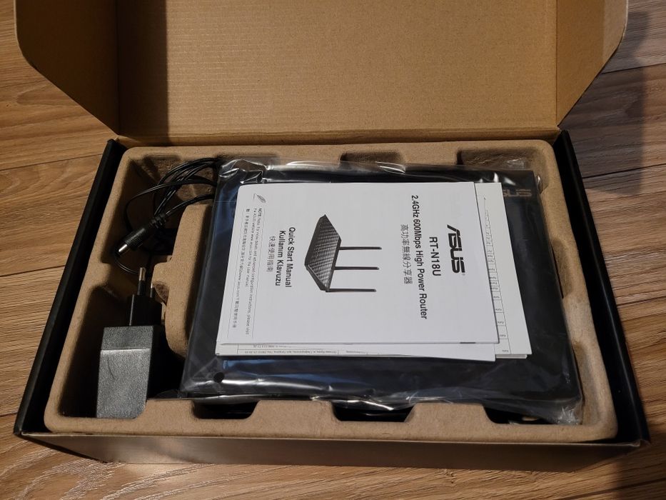 Router Asus RT-N18U 2.4GHz 600Mbps