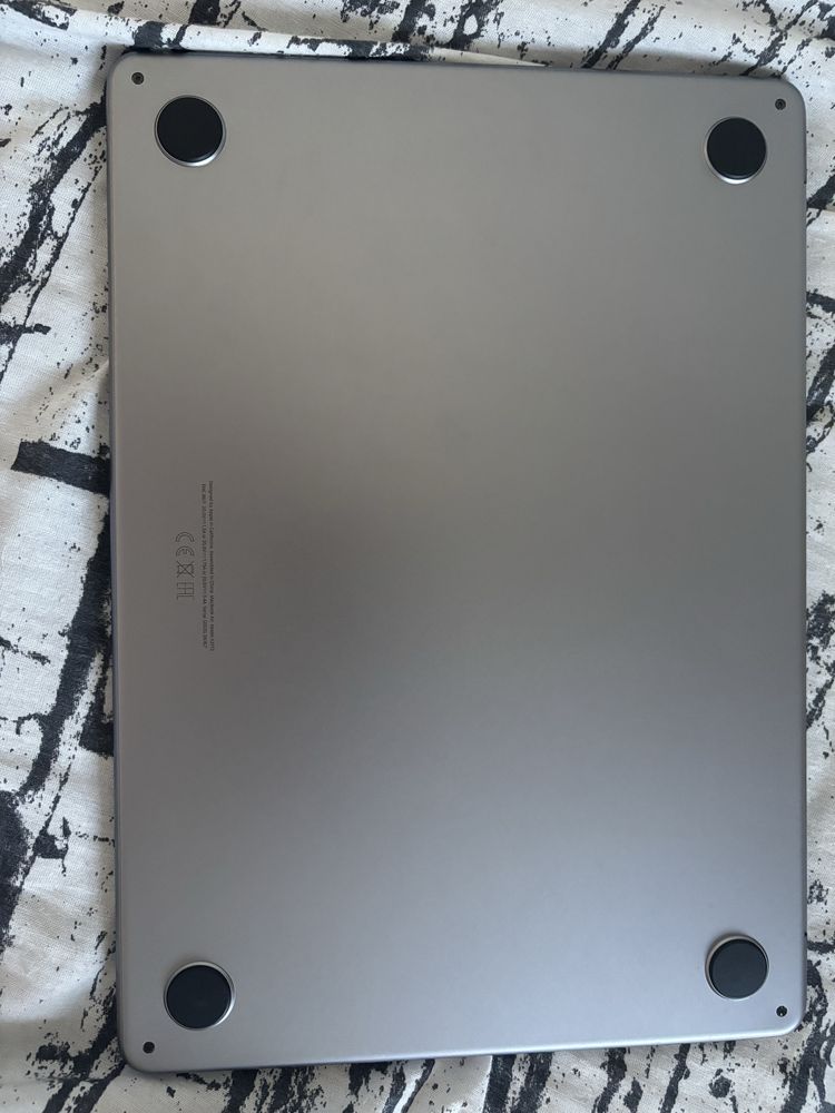 MacBook M3 Air 16GB Ram (100% baterie, in garantie)