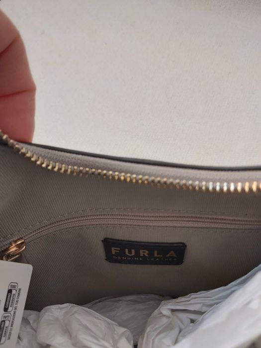 Най-добрите цени за годината!Чанта Furla Niobe hobo