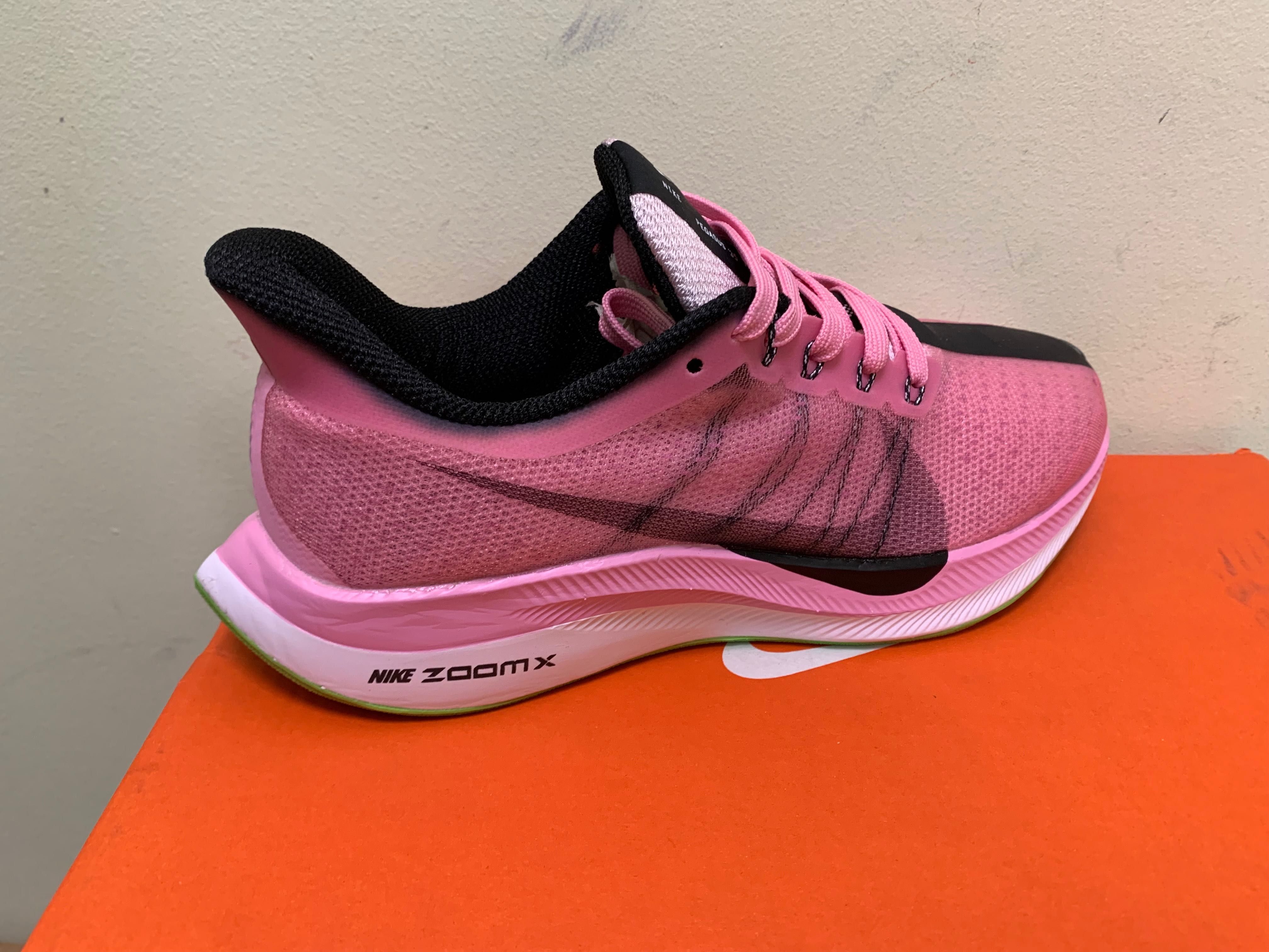 Нови дамски маратонки Nike Zoom Pegasus 35 turbo размер 37.5