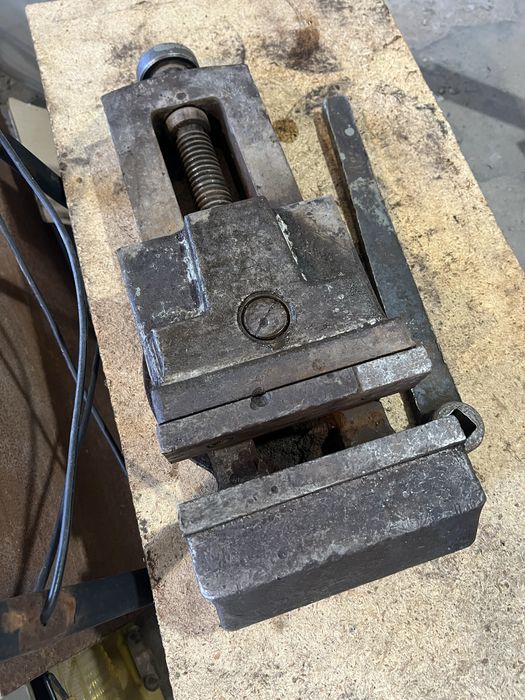 Menghina industriala ptr masini de rectificat, gaurit, banc etc