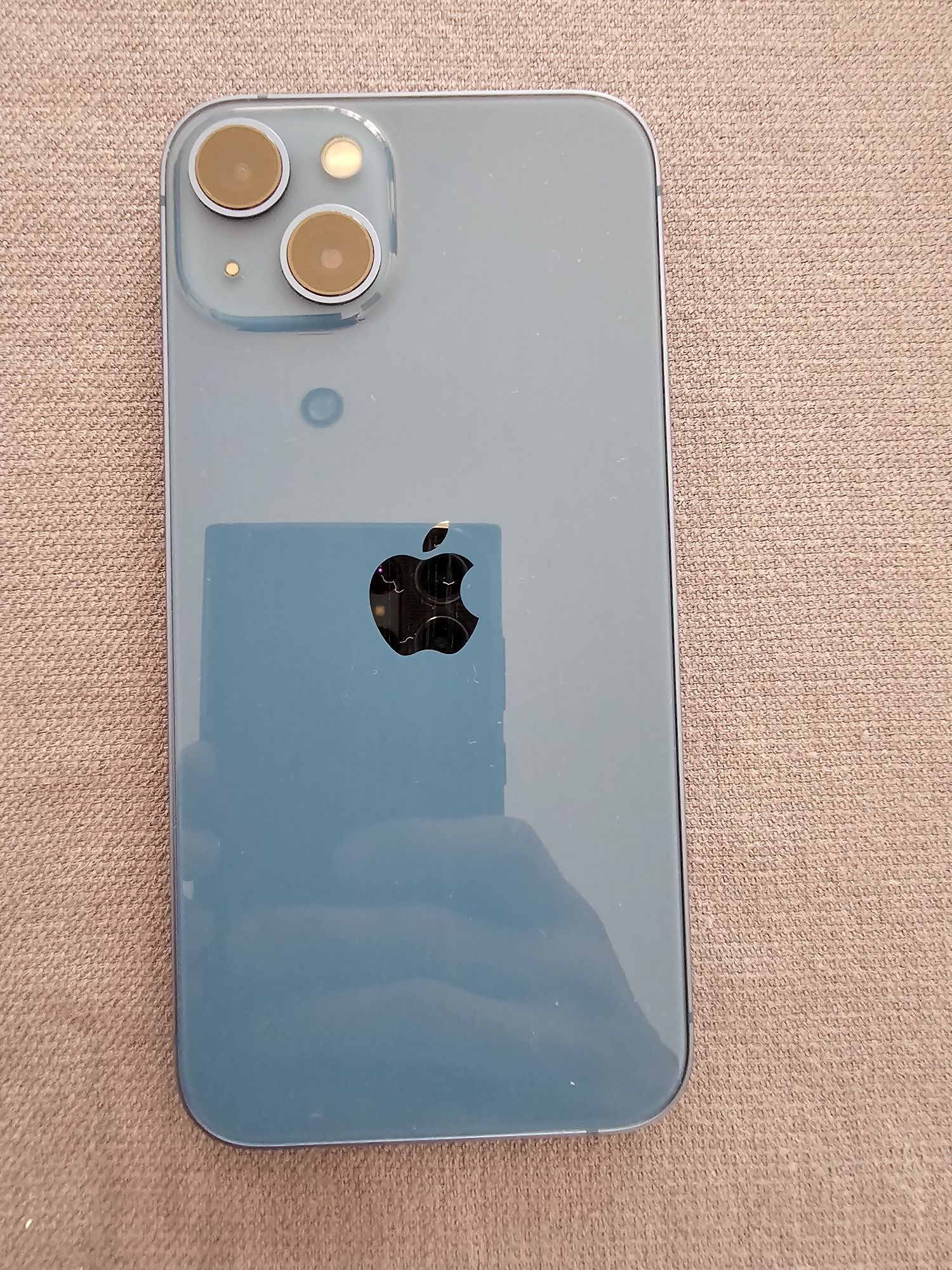 Vând iphone 13 albastru de 128 GB 2200 lei