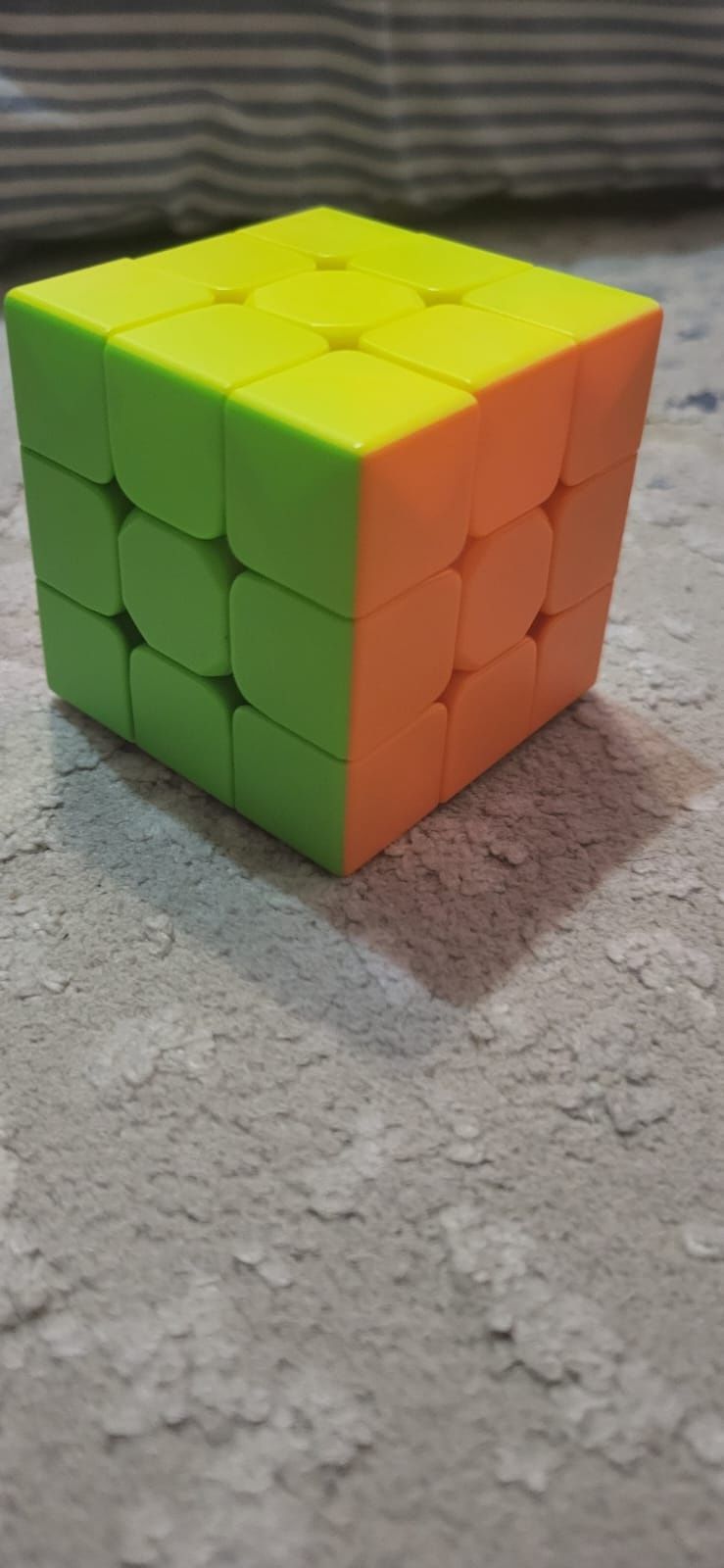Продам кубик-рубика!!