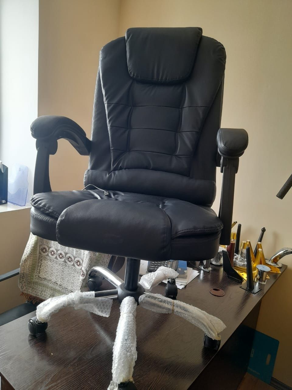 Кресло офисное с массажем