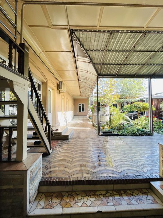 Shofayizda uy sotiladi.