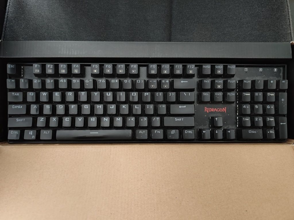 Tastatură Mecanică Redragon Vara K551B