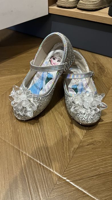 Продам б/у детские обуви в хоршем состоянии.