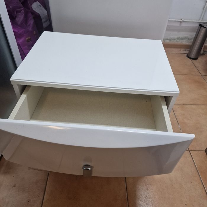 Noptiera alba din Mdf