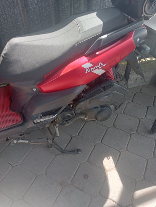 Продам мопед танк новый
