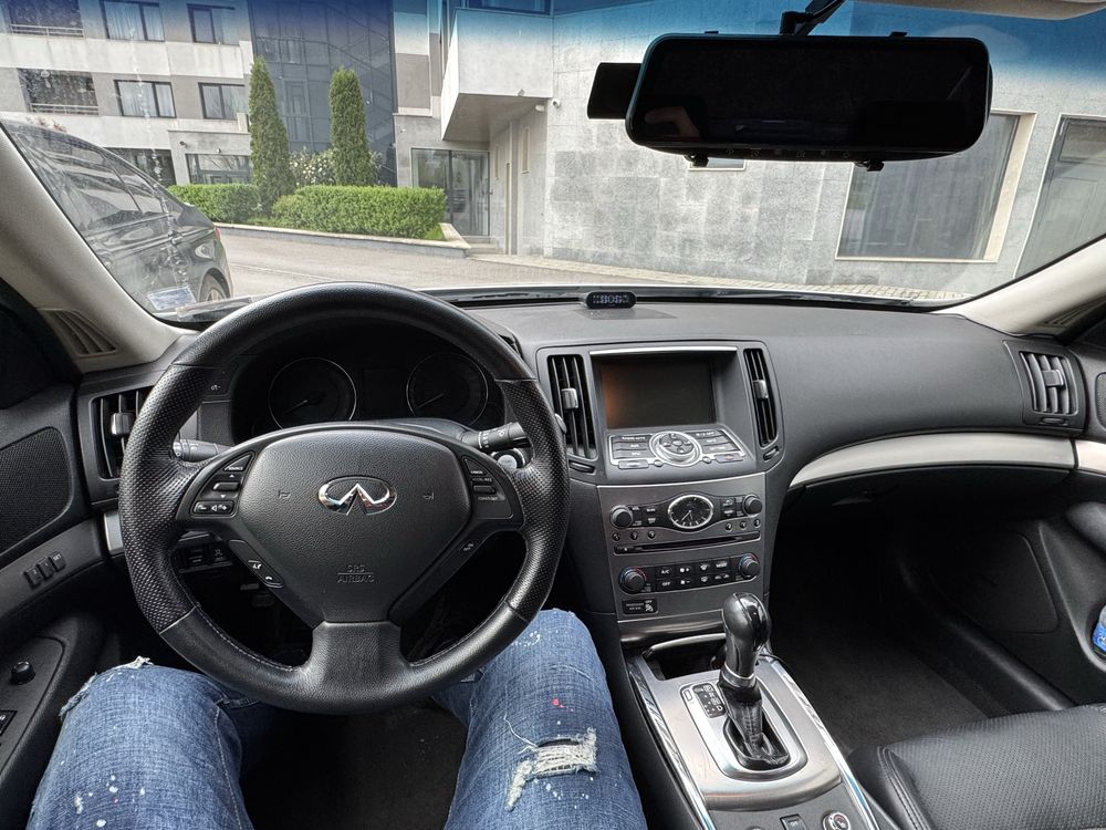 Продавам Infiniti G37x