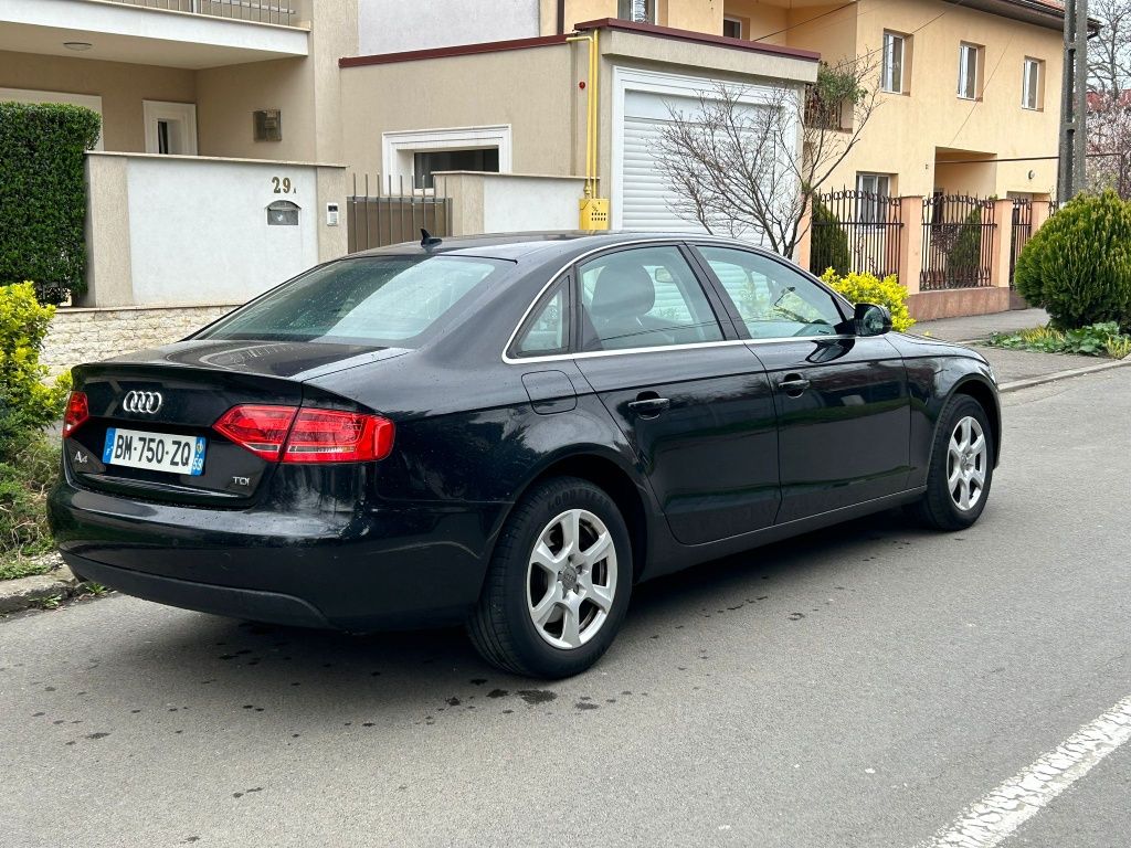 Audi A4-2.0 D Navi full, 150000km