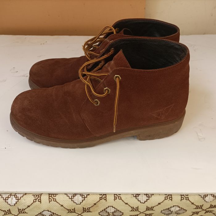 Модерни обувки от естествена кожа