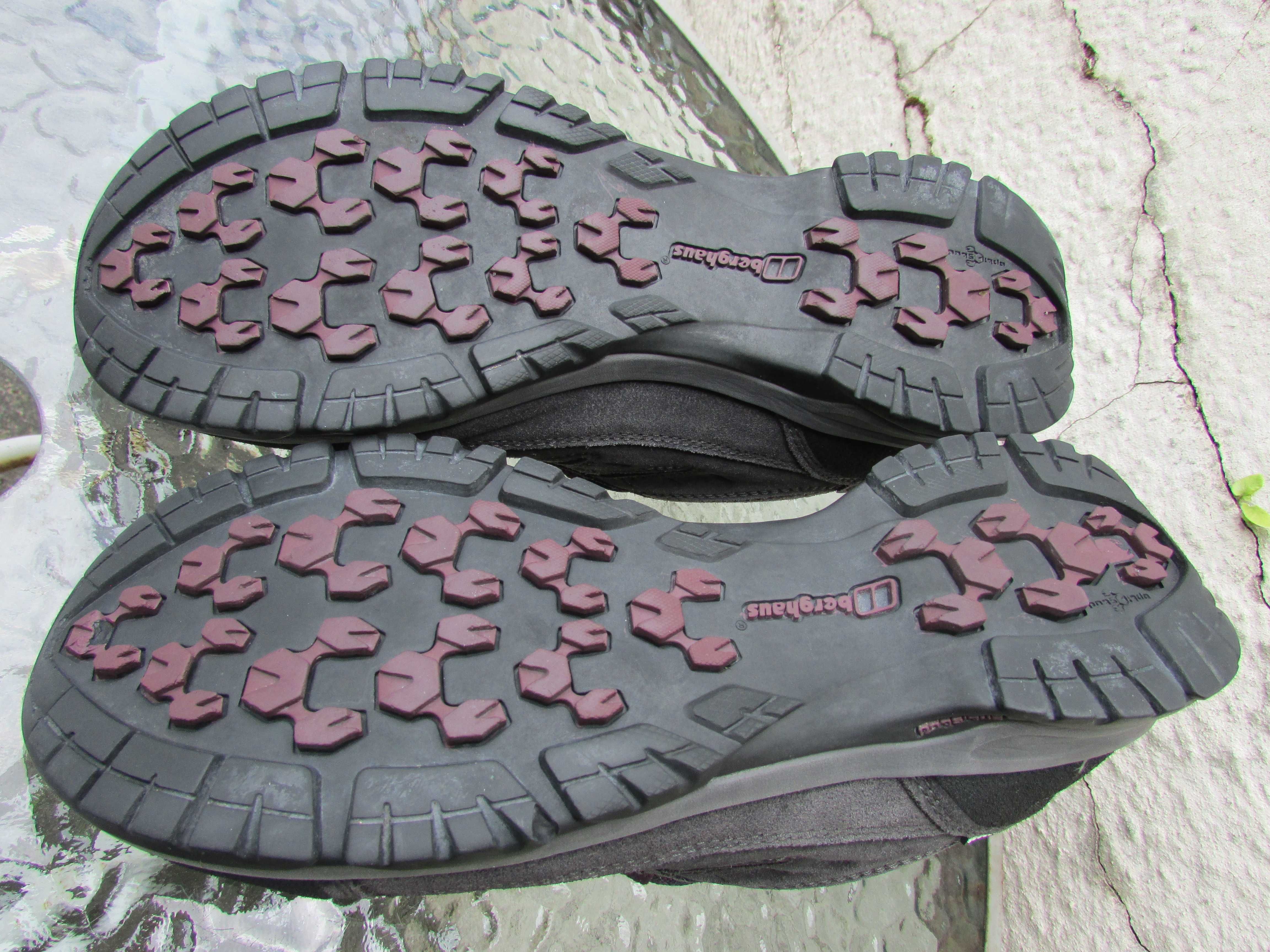 Дамски туристически обувки Berghaus Expeditor Active AQ