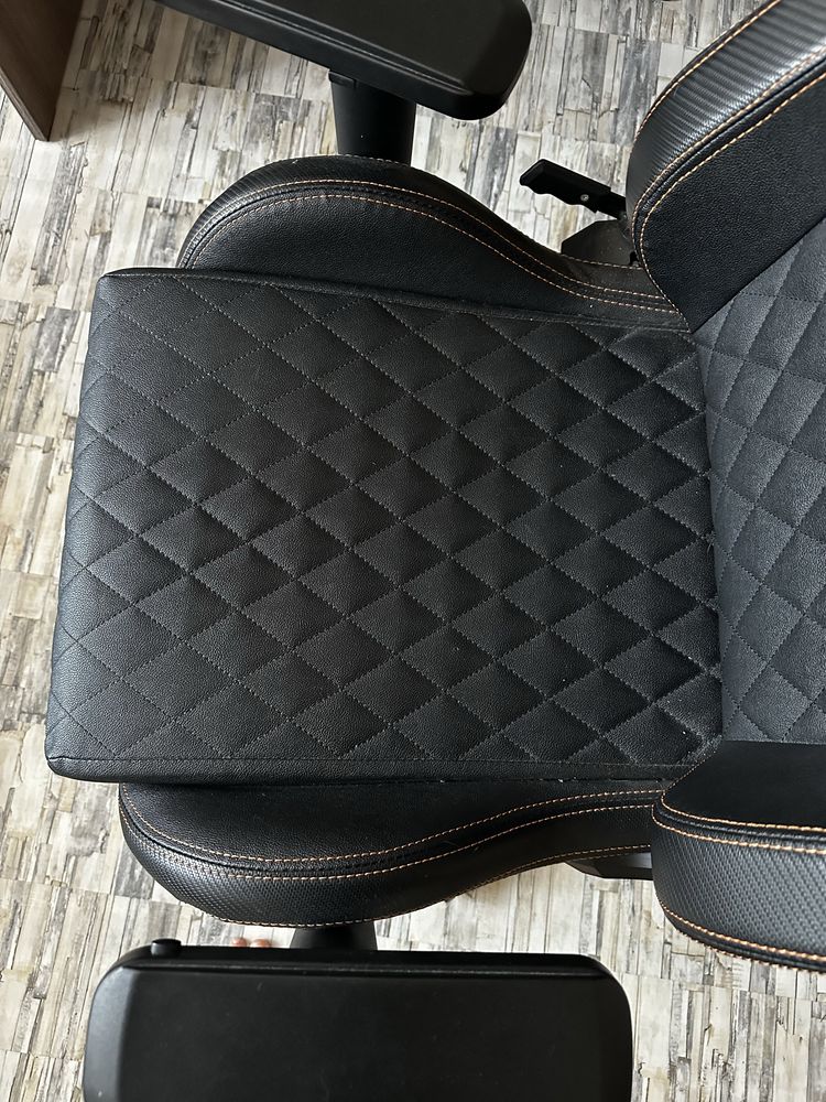 Cougar armor s геймърски стол