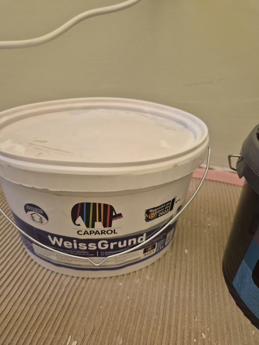 Persoana fizica vând, vopsea lavabila/ găleată 10 L și  Stucco Decor