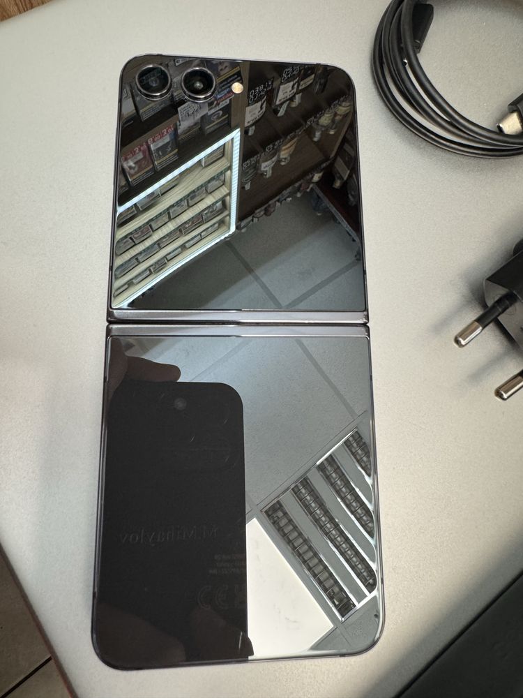 Samsung Galaxy Z Flip 5