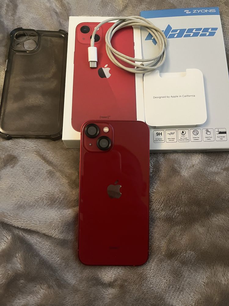 Iphone 13 червен