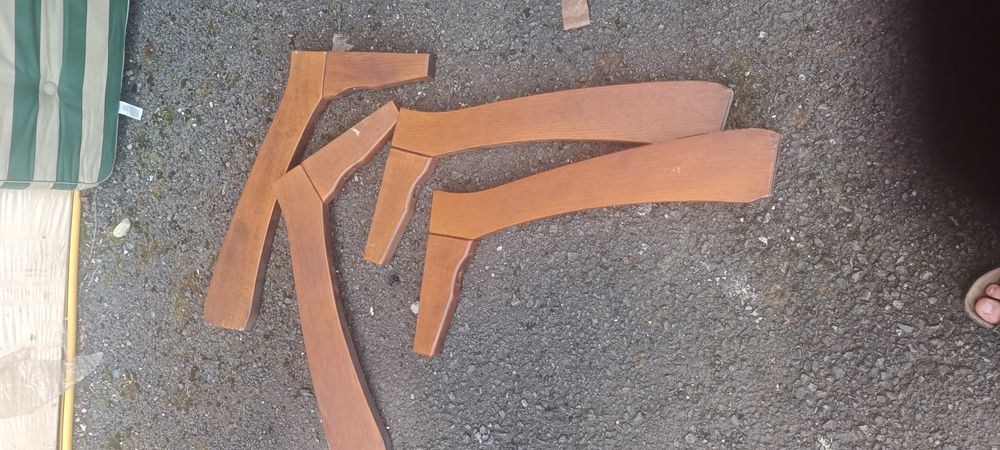 Set 6 sezlonguri si masa extensibila din lemn tec