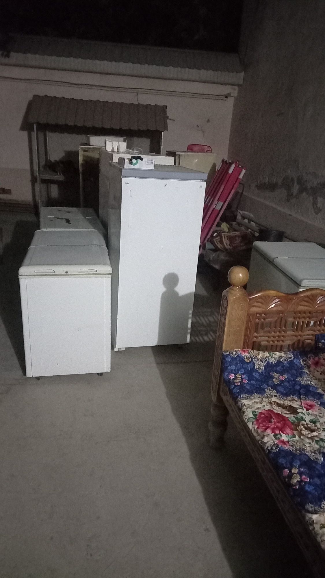 Холодильник продается
