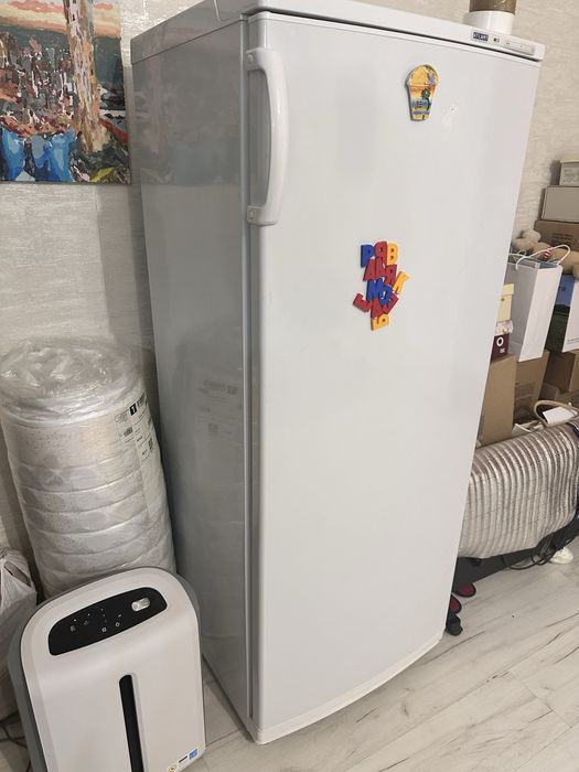 Продам морозильник