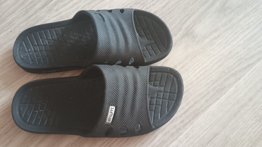 Детски черни чехли