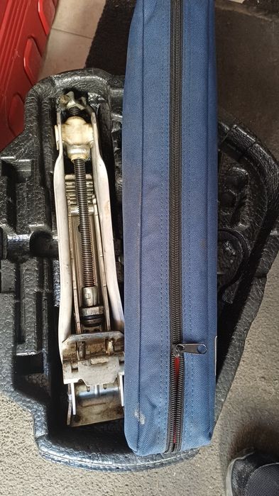 Cric cui Triunghi Vesta noi