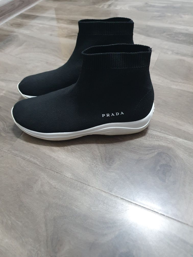 Sneakers Prada originali,de copii,stare foarte buna