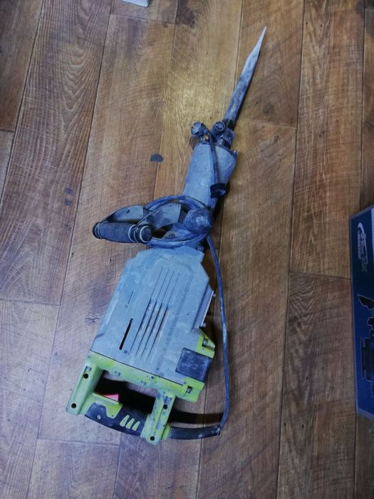 Инструмент отбойник