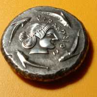 Монета тетрадрахма Сиракуза