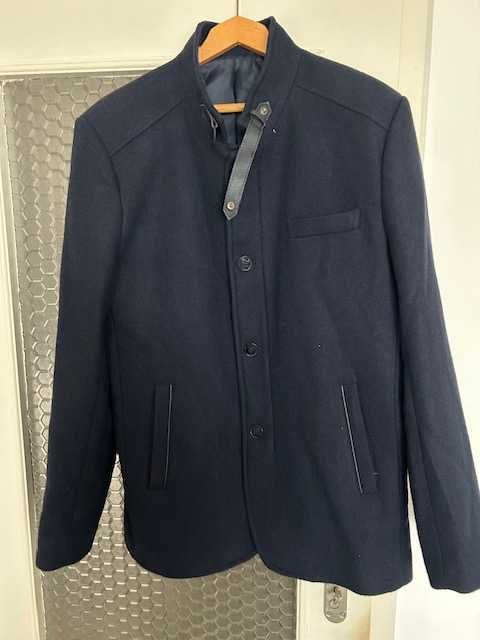 Мъжко палто, вталено, тъмно синьо