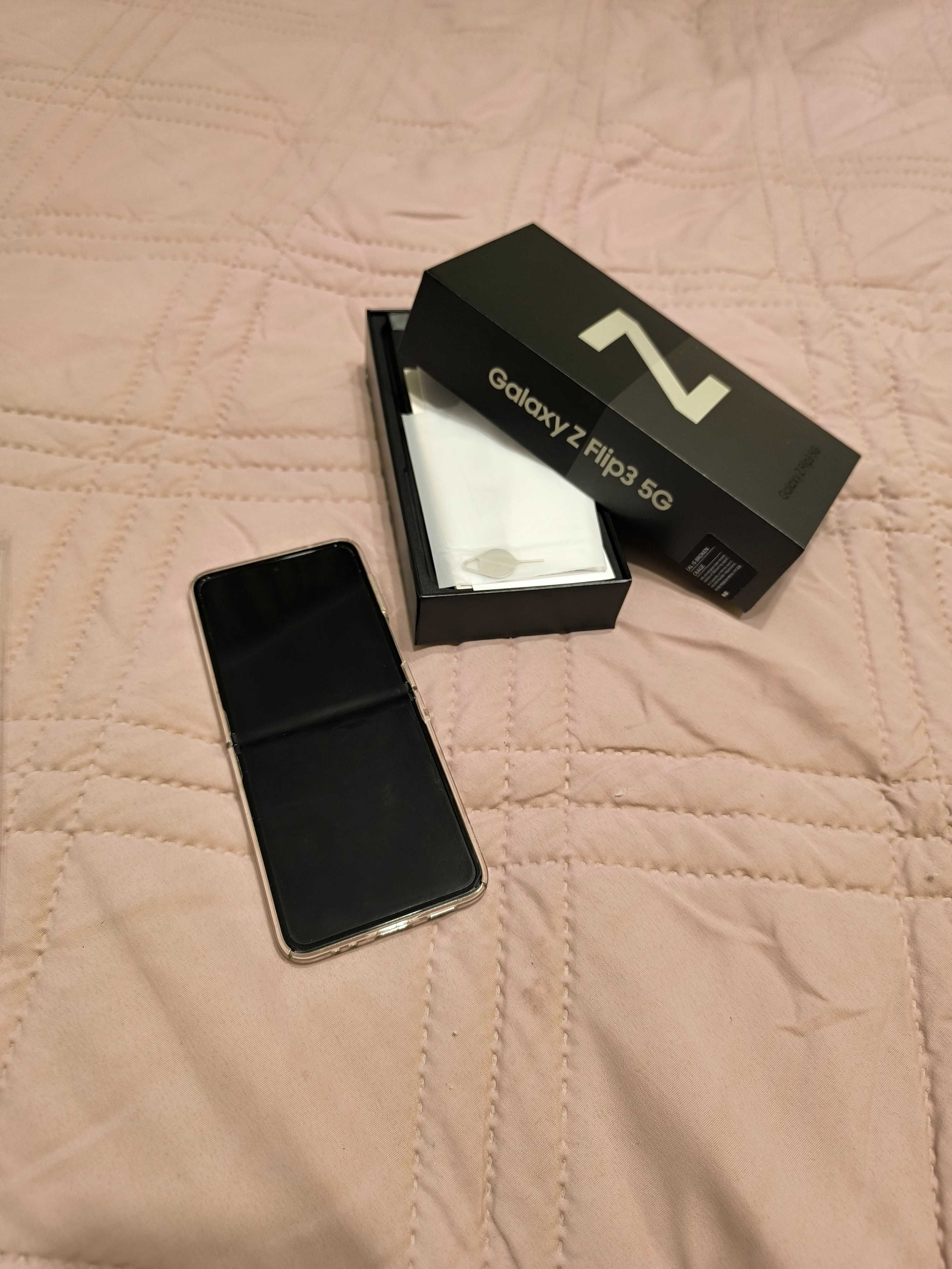 Samsung Galaxy Z Flip 3 256GB, 8GB RAM, 5G, CREAM