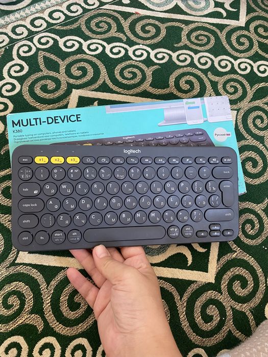Logitech клавитура
