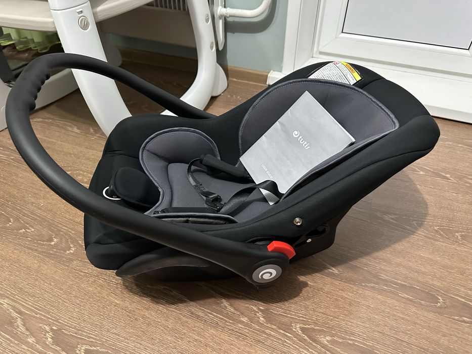 Новое автокресло детское Tutis черное